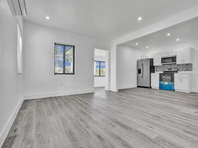 Photo - 940 SW 28th St House