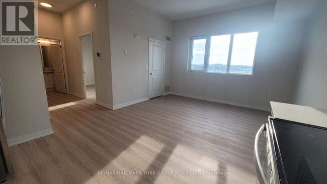 Photo du bâtiment - 13042 Yonge St