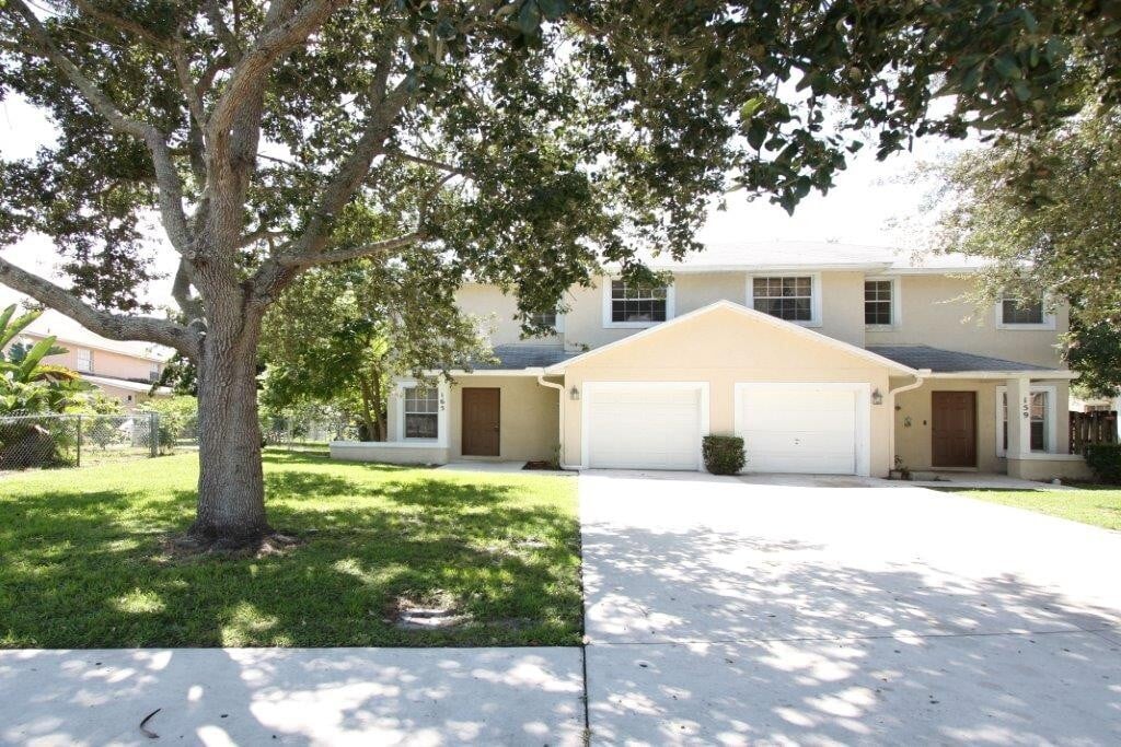 Primary Photo - 3BD/2.5BA Townhome with Lake Views!!