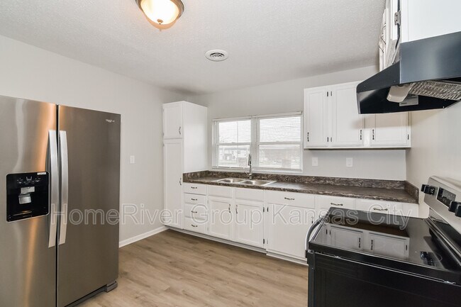 Foto del edificio - 3800 E 93rd St