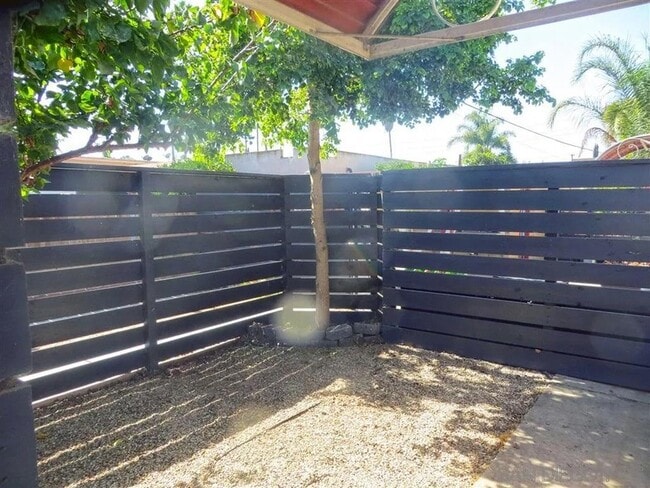 Foto del edificio - 4567 Kansas St