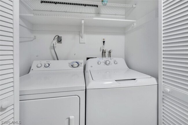 Foto del edificio - 3030 Binnacle Dr