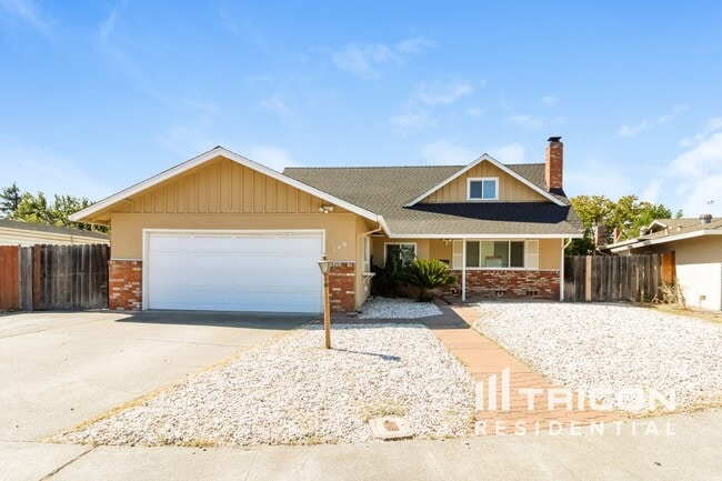 Building Photo - 149 Donner Dr