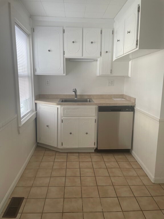 4 Mount Hope St Unit 6, Dedham, MA 02026 Condo for Rent in Dedham, MA