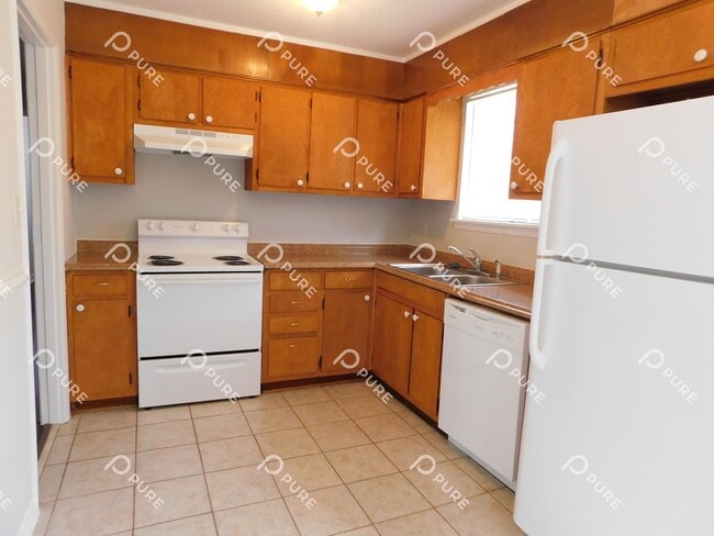 Building Photo - 14015 SW Wyandotte Dr