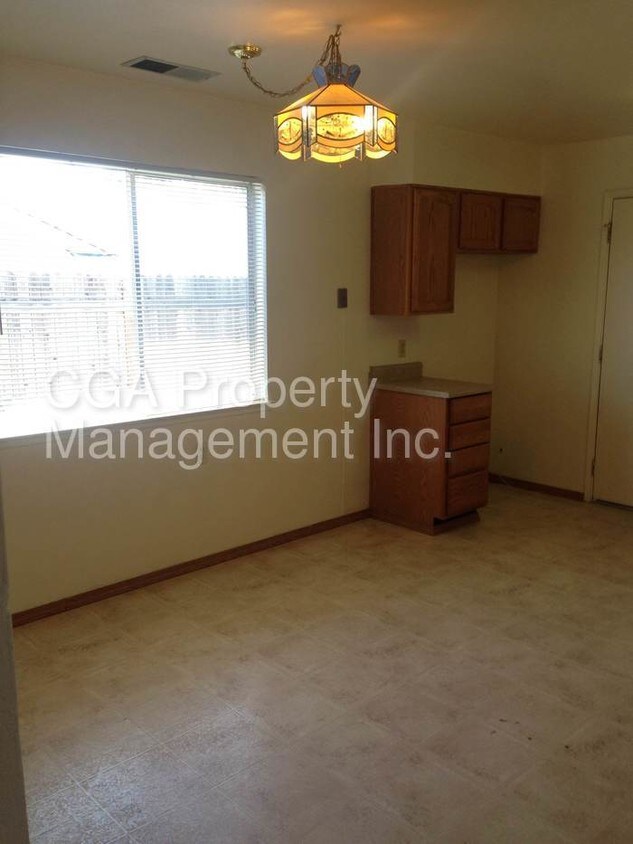 Building Photo - 6748 Rinconada Dr