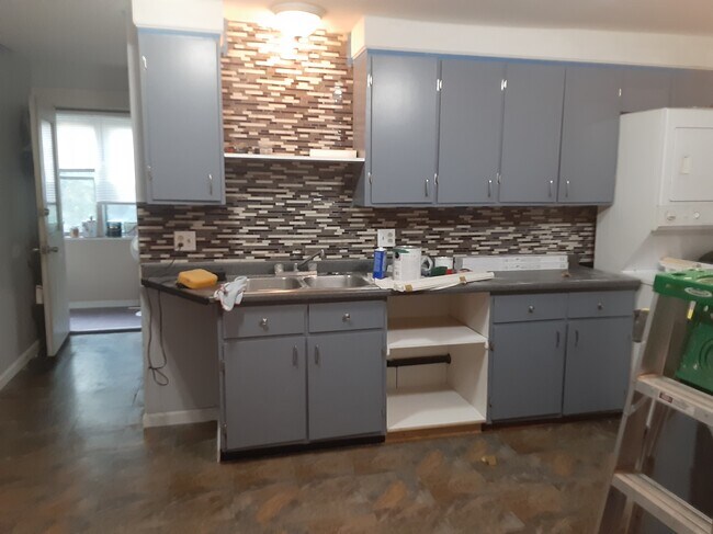 Kitchen - 121 John St