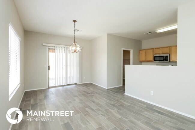 Foto del edificio - 16236 W Adams St