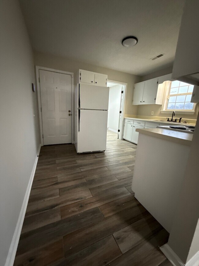 Building Photo - 307 Courtney Dr