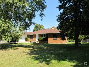 Building Photo - 5083 Mellwood Dr