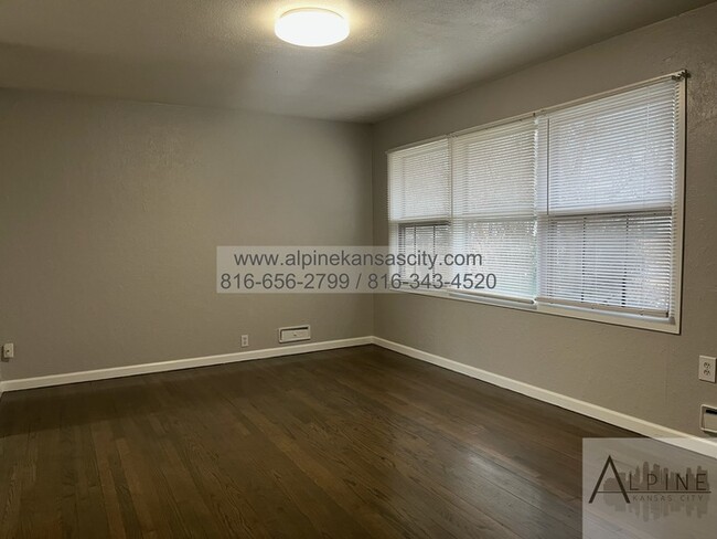 Foto del edificio - Ranch Home in Ruskin, Fenced Yard, Central...