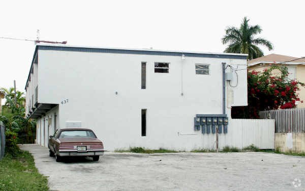 Foto del edificio - 437 SW 3rd St
