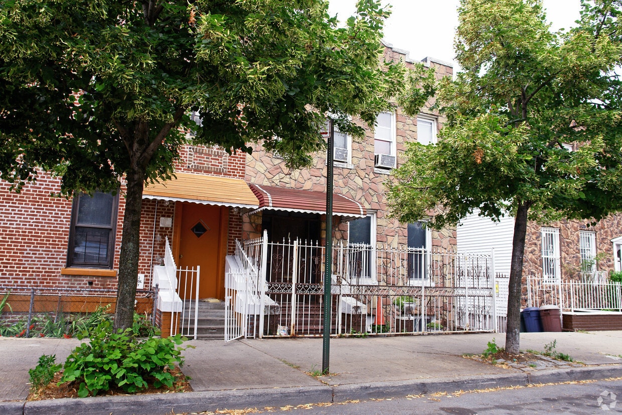 Building Photo - 1135 Croes Ave