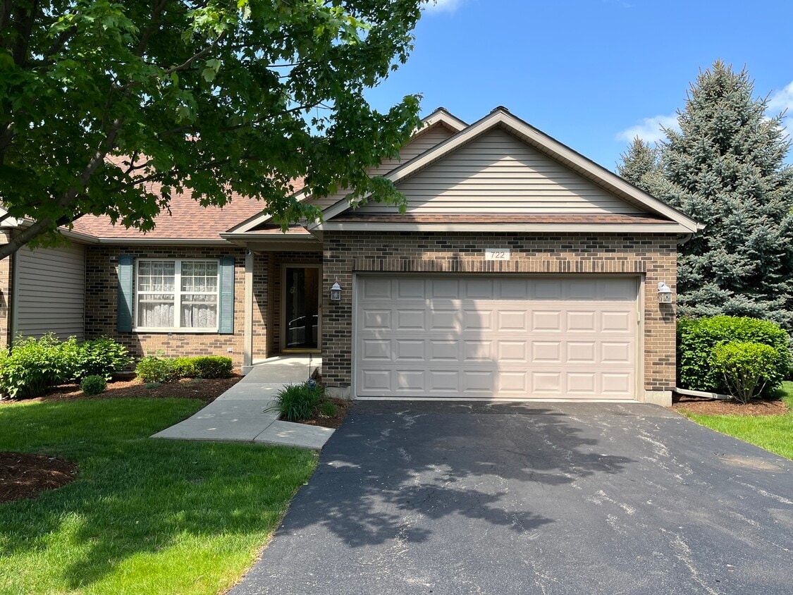 722 Dolores Ln Unit 722, Sycamore, IL 60178 Condo for Rent in