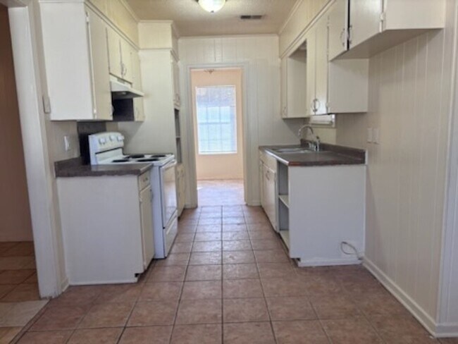 Building Photo - 1456 Glouchester Dr