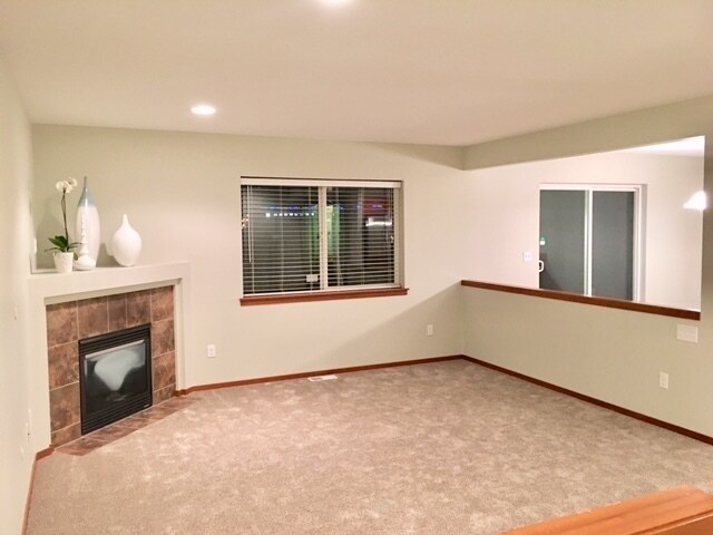 Foto del edificio - Spacious 3 Bedroom 2.5 Bathroom Home in Lake Stevens!