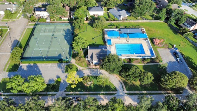 Foto del edificio - 3611 Bee Bayou Ln