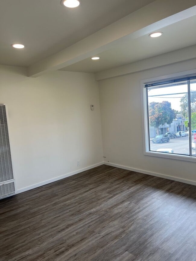 Building Photo - 828 Napa Ave
