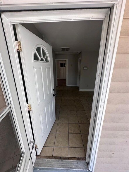 Foto del edificio - 2939 Marne Ave