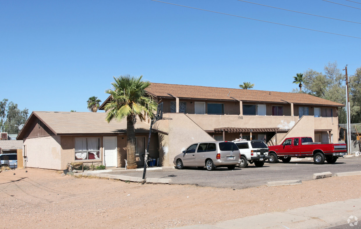 Primary Photo - Almeria Apartments