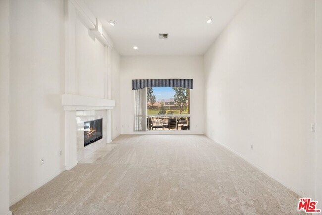 Building Photo - 78586 Kensington Ave
