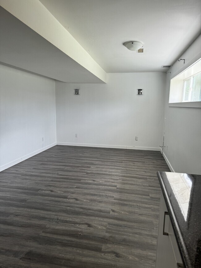 Photo du bâtiment - 1478-3001478 Milburn Ave