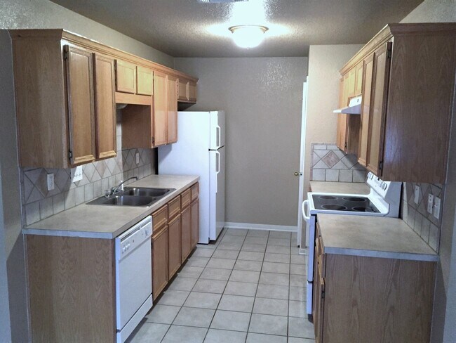 Building Photo - Charming 2 Bed / 2 Bath Duplex in Killeen ...