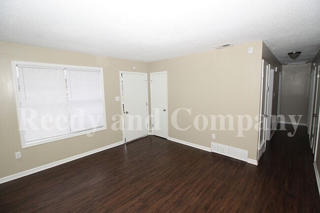 Foto del edificio - 66 W Paxton Ln