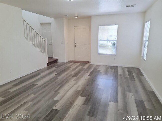 Foto del edificio - 3 BED, 2.5 BATH HOME IN THE SE AVAILABLE NOW