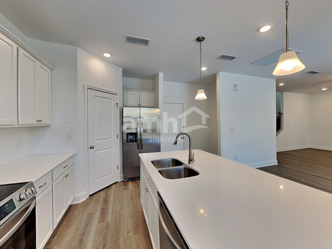 Foto del edificio - 103 Broadmoor Dr