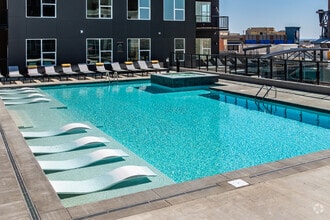 Building Photo - Legends 267