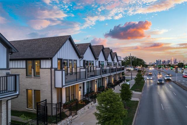 Foto del edificio - 2220 Rook Dr