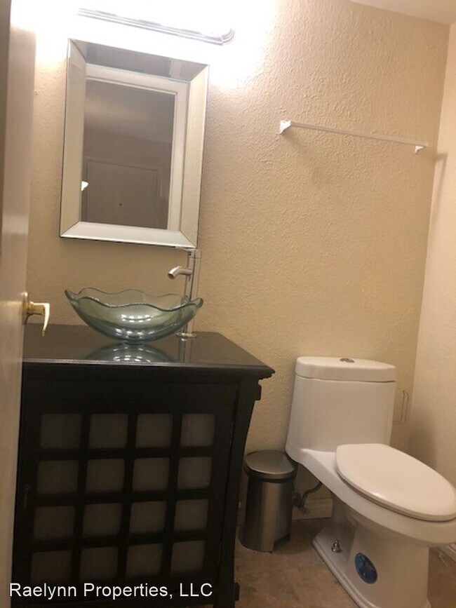 Building Photo - 3 br, 2.5 bath House - 750 Tabor Street #26