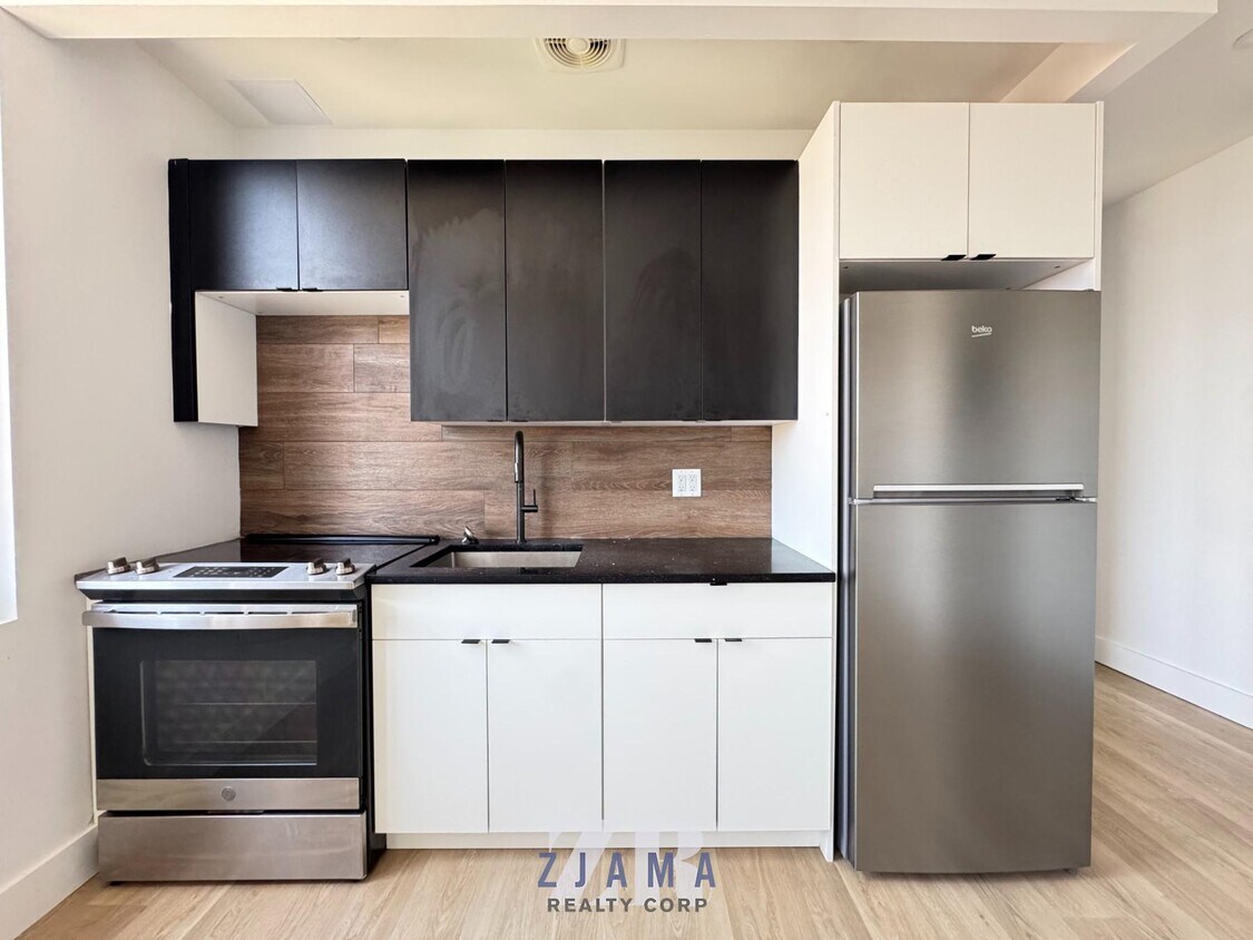 Foto principal - 1629 Brooklyn Ave