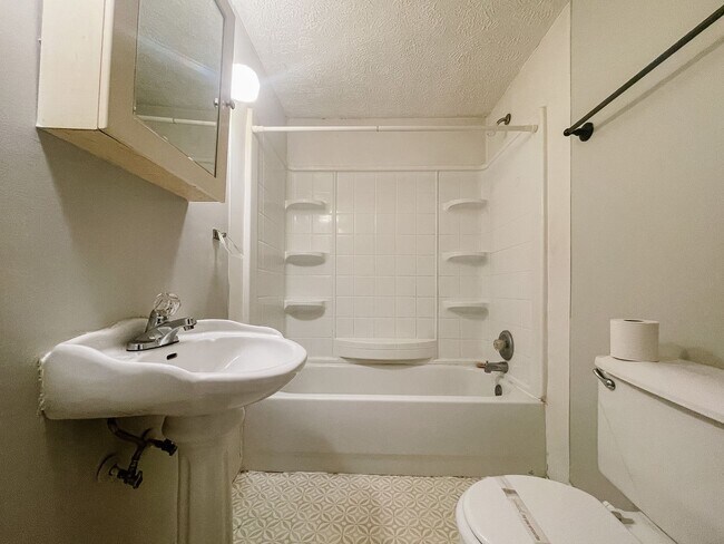 Foto del edificio - Washer/Dryer Hook-Ups