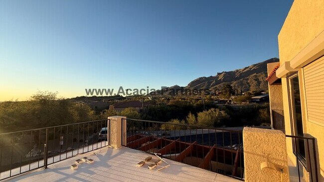 Foto del edificio - Three Bedroom Townhome