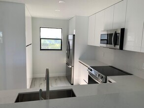 Building Photo - 16051 Blatt Blvd