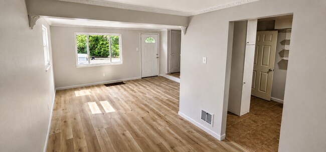Foto del edificio - For Rent: Updated 2 Bedroom Townhouse in Carrick $1,400/Month