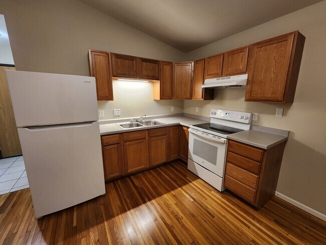 Cocina II - 529 Broadway St