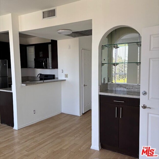 Foto del edificio - 884 Palm Ave