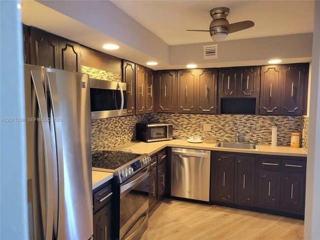 Building Photo - 3090 N Course Dr
