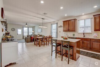 Building Photo - 165 Pivot Dr