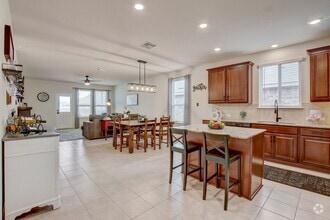 Building Photo - 165 Pivot Dr