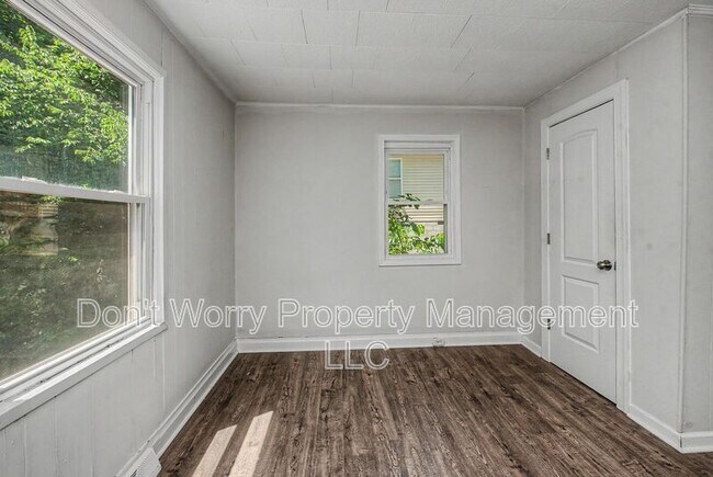 Building Photo - 4106 Lexwin Ave