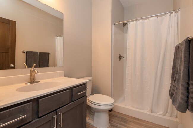 Baño - 2132 Grand Ave