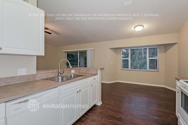 Building Photo - 1308 Elmore Terrace