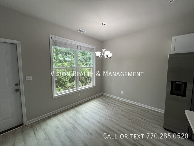 Foto del edificio - 8324 Triple Crown Dr