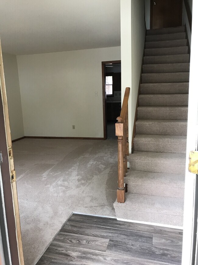 Building Photo - ***Lower rent limited time!!! *** First fu...