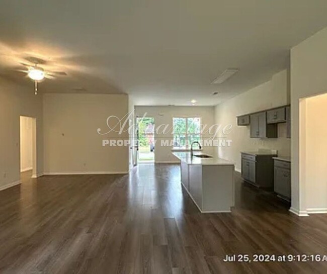 Building Photo - Gorgeous 4/3 home in U of M area - All app...