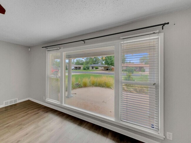 Foto del edificio - updated 4/2 near Tech and Medical district.